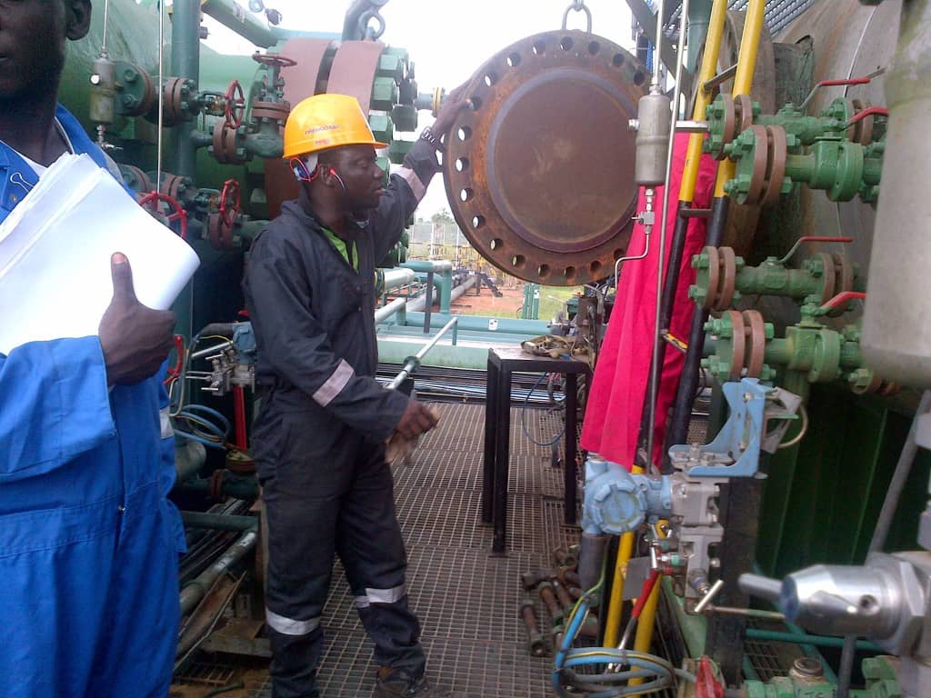 Pressure vessel inspection during a planned shutdown at an oil and gas facility